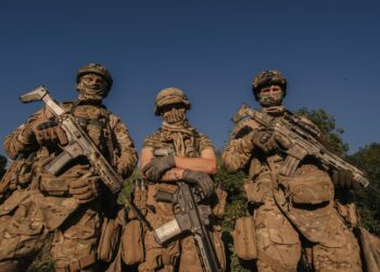 As Ukraine Fights Russia, a New Battle Erupts Within Its Own Government