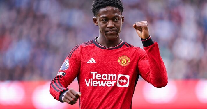 Roy​‍​‌‍​‍‌ Keane Slams Kobbie Mainoo’s Brother Over 'Free Kobbie' T-Shirt as Midfielder is Put in a Difficult Situation at United