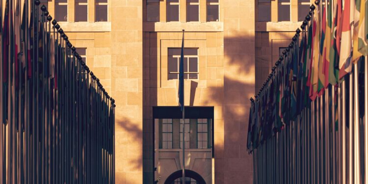 UN Alarmed as US Aid Plummets to $2 Billion