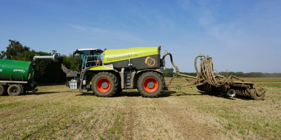 French Farmers Dump Manure on EU Trade Deal