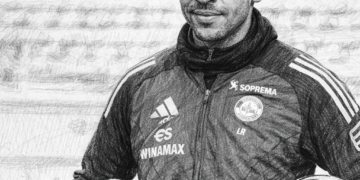 Rosenior Insists He Is His Own Man After Taking Charge at Chelsea