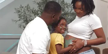 Adekunle Gold, Simi Welcome Twins