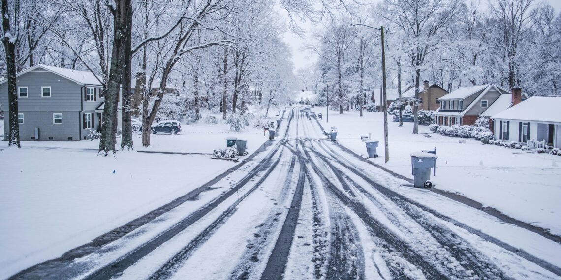 Russia Targets Ukrainian Homes as Winter Hits
