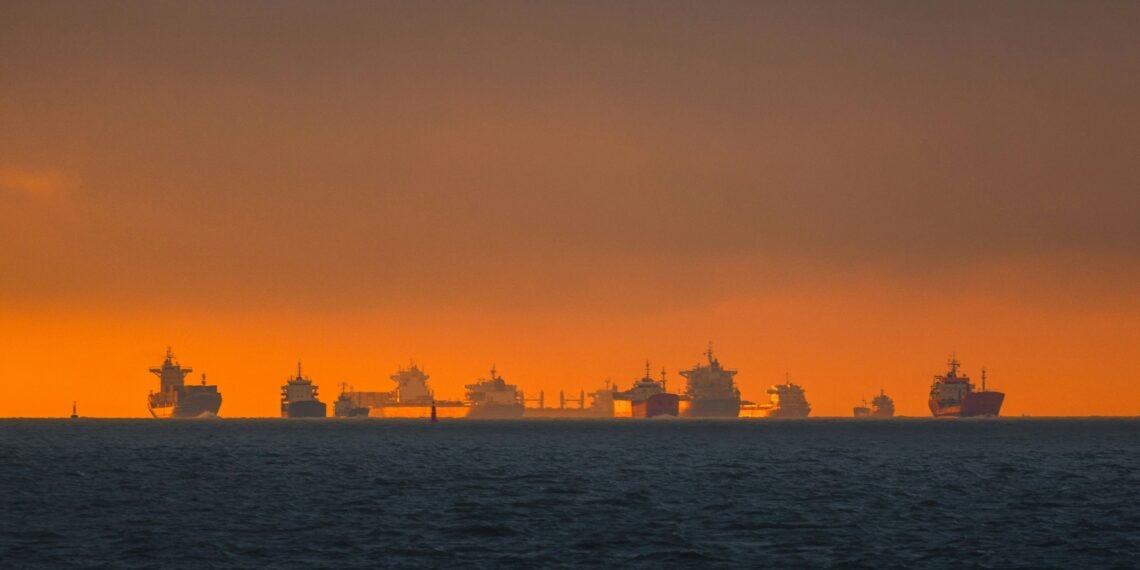 US Oil Blockade Tested as Venezuelan Tankers Escape