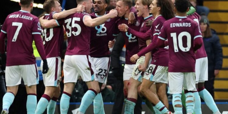 Flemming’s late header gave Burnley a point against 10-man Chelsea