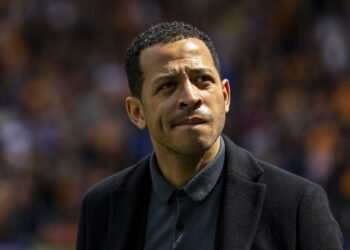 Chelsea's boss Rosenior keeps the door open on Garnacho Exit Amid Struggles