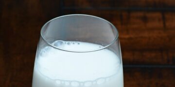 Why Health Officials Are Begging Parents Not to Give Their Kids Raw Milk
