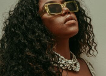 10 Ways to Treat Puffy Eyes (Without Hiding Behind Sunglasses)