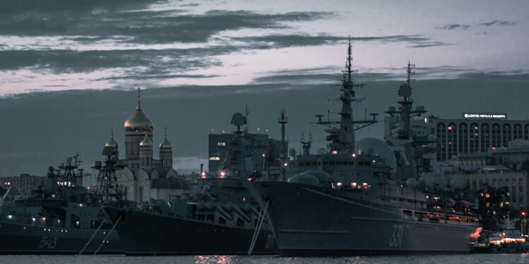 UK Deploys Warships to Arctic as Trump's Greenland Threats Loom