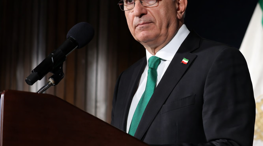 Trump Casts Doubt on Iran's Exiled Crown Prince