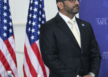 Iran-Linked Hackers Breach FBI Director's Personal Email