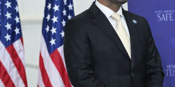 Iran-Linked Hackers Breach FBI Director's Personal Email