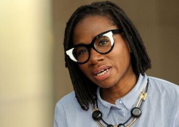 Singer Asa Loses Mother