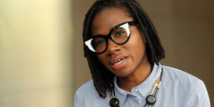 Singer Asa Loses Mother
