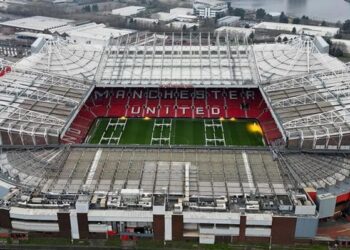 Manchester United Set to Privately Fund New Old Trafford Despite Debt Issues