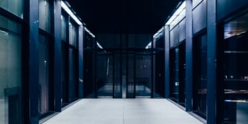 Amazon Data Centers in Flames as Iran Takes Cyber War to the Cloud