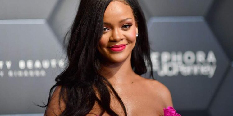 Gunfire Hits Rihanna’s Los Angeles Mansion