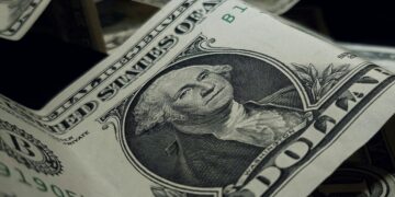 Treasury Faces $2 Trillion Deficit After Supreme Court Scraps Trump Tariffs