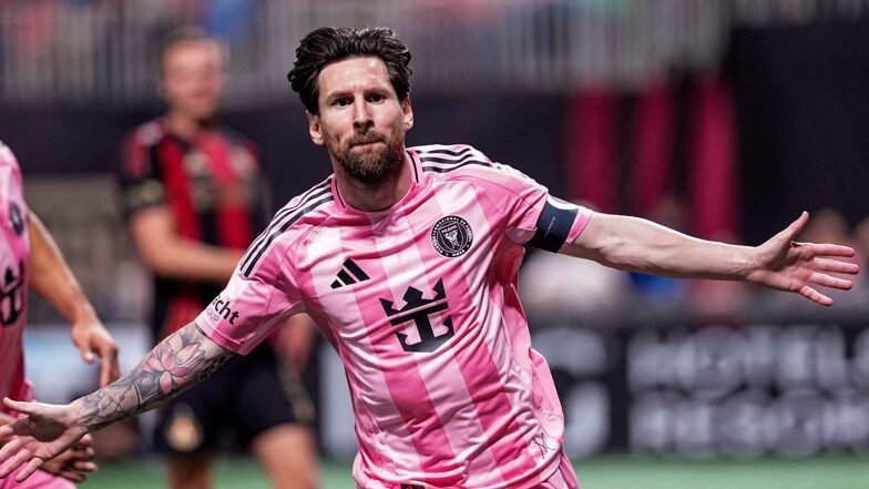Lionel Messi receives a top Spanish Sports Award