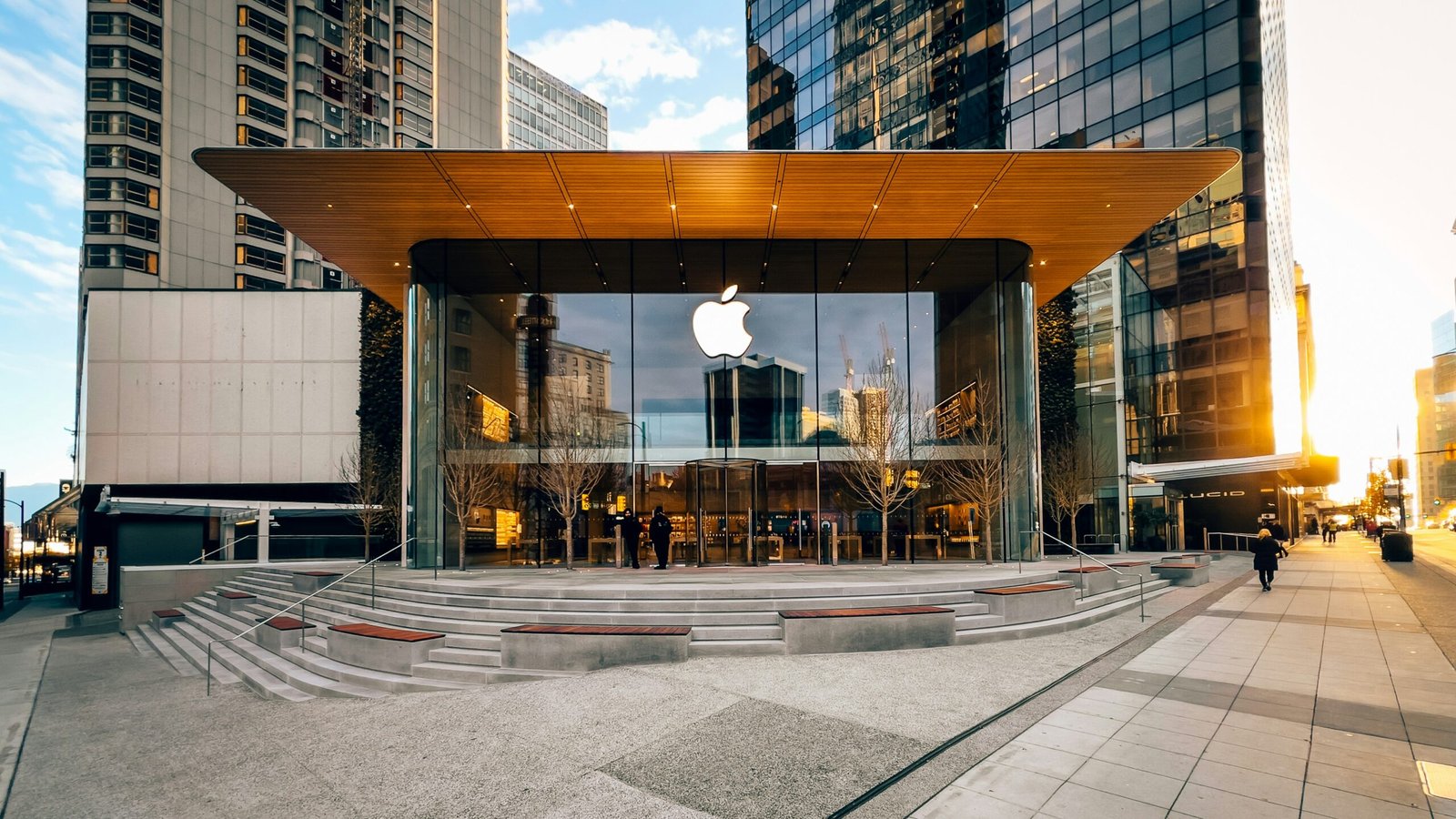 Apple Store Shutdown: The Dark Truth Behind the Towson Closure