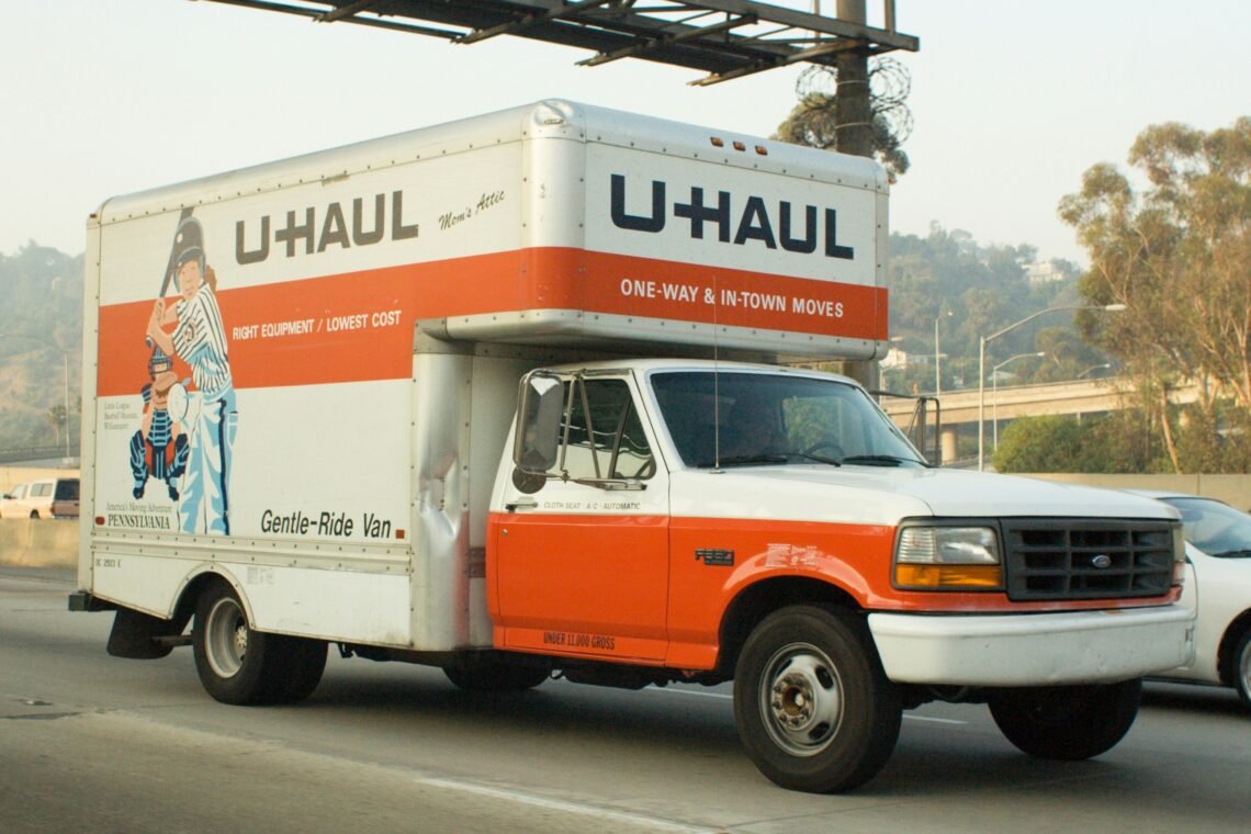 Desperate US Cities Are Paying People to Move In — Here's What You Get