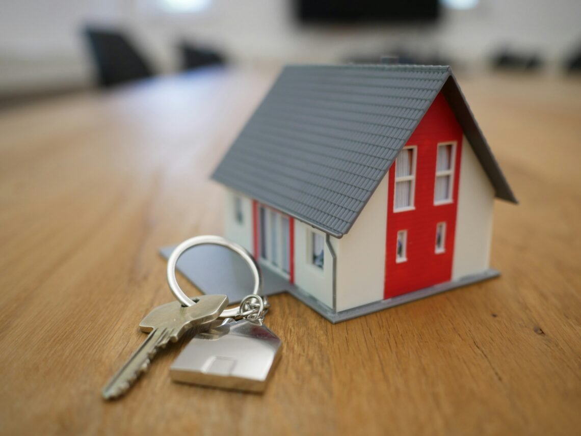 Desperate US Cities Are Paying People to Move In — Here's What You Get
