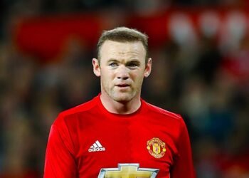 Rooney Says Liverpool Should Drop Salah After Slot Criticism