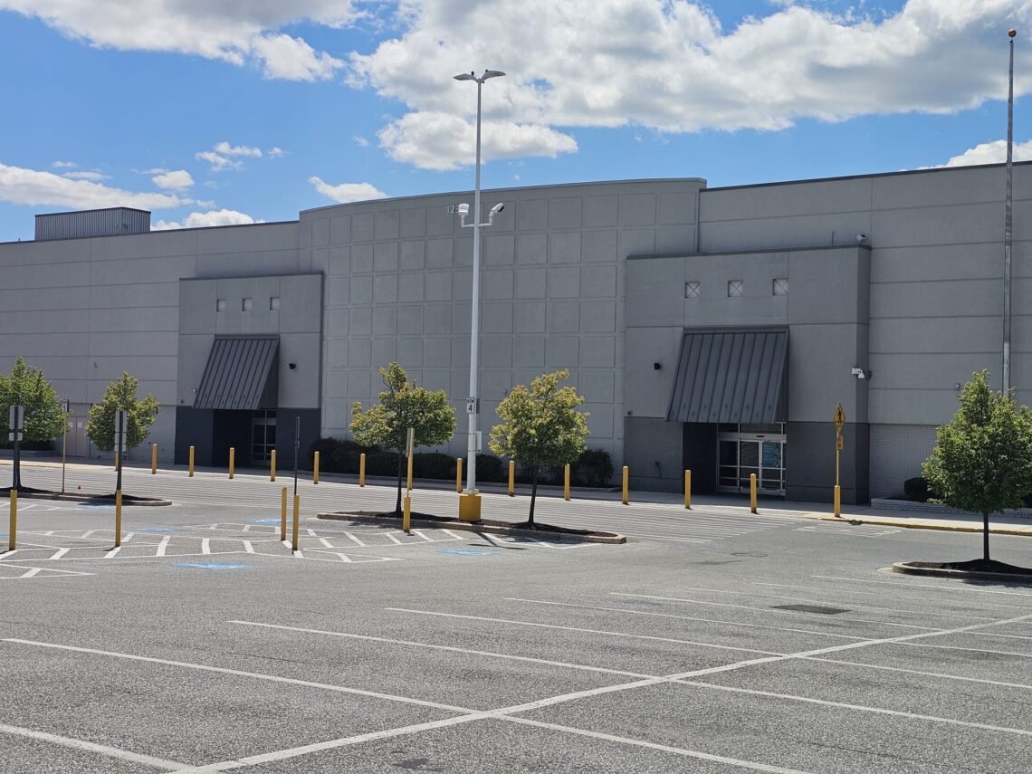 Image showing the now-abandoned Walmart located at Putting Hill