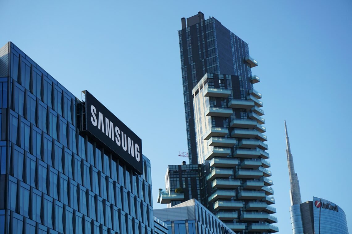 Samsung Uses Legal Threats to Kill Massive Chip Strike