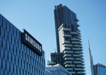 Samsung Uses Legal Threats to Kill Massive Chip Strike