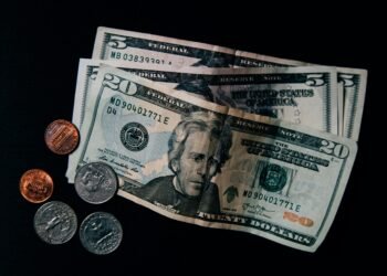 America’s Wealth Gap Widens As Rich Households Pull Further Ahead