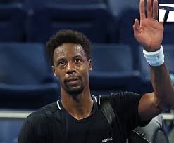 Monfils bids emotional French Open farewell as tributes pour in for “magician” of tennis