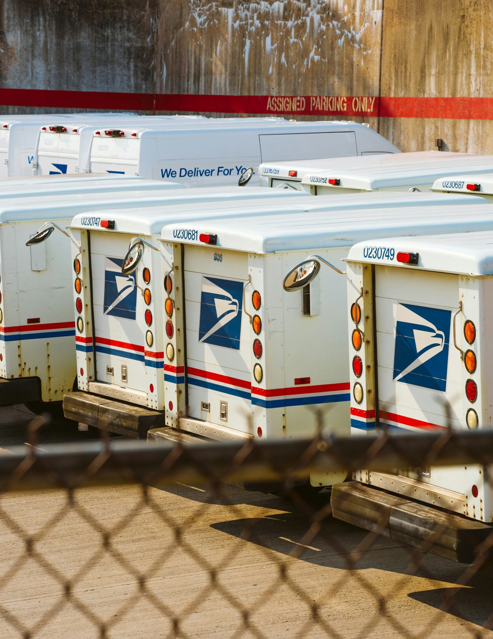 US Postal Service Records Upward Revenue Trend, Falling Losses
