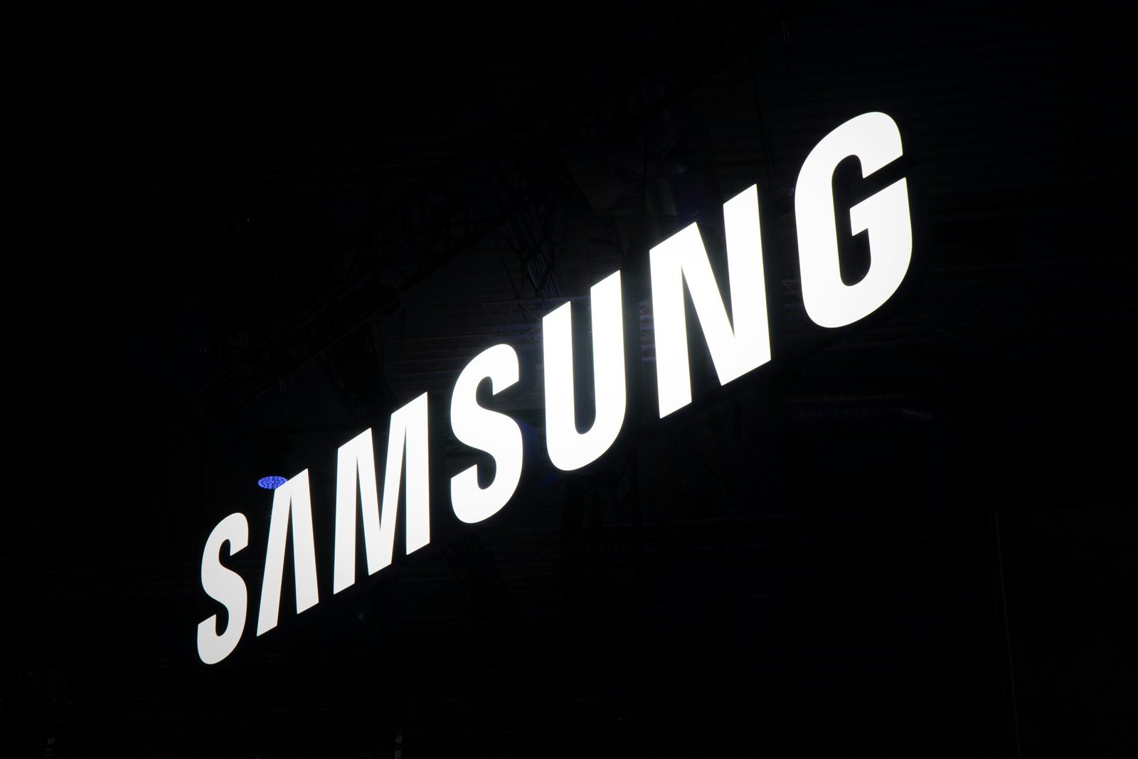 Samsung Uses Legal Threats to Kill Massive Chip Strike