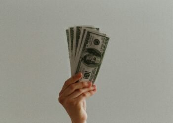 Naira Opens May 7 Under Pressure as Dollar, Euro and Pound Continue to Dominate Market