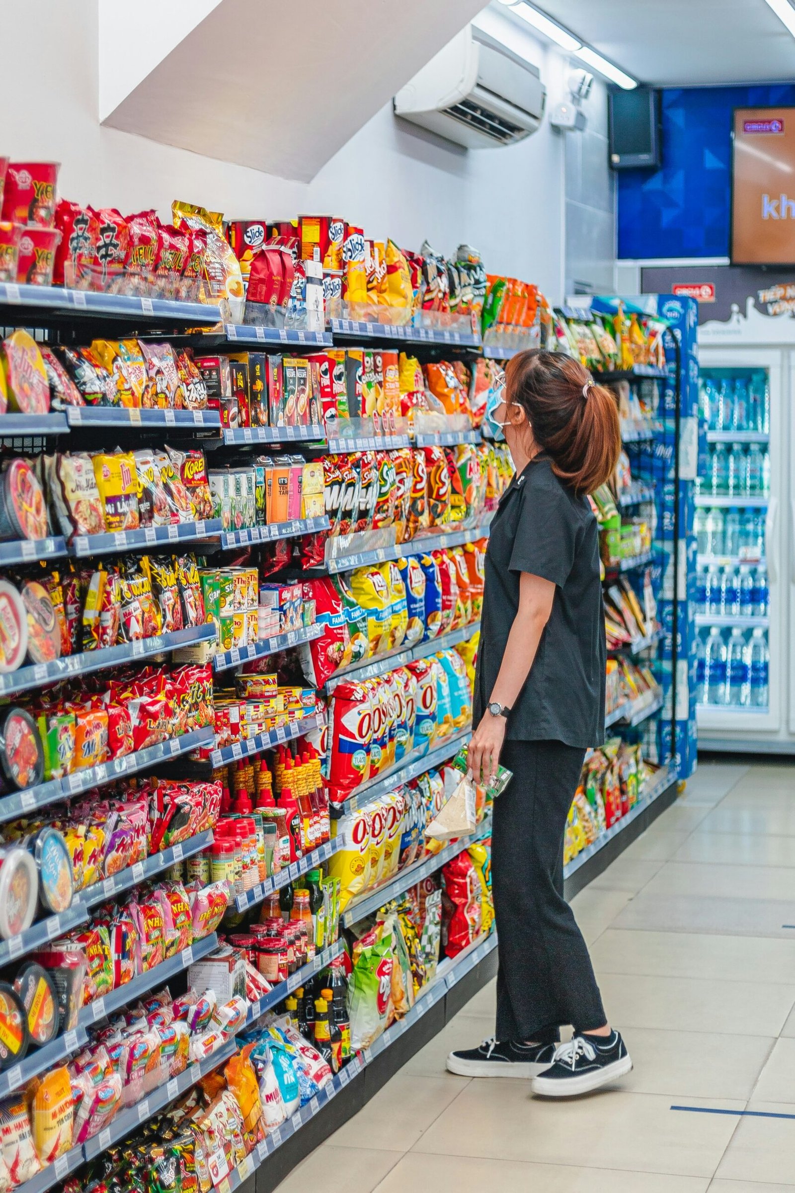 Japan's Snack Packages Go Black-and-White as Iran War Depletes Ink Supply