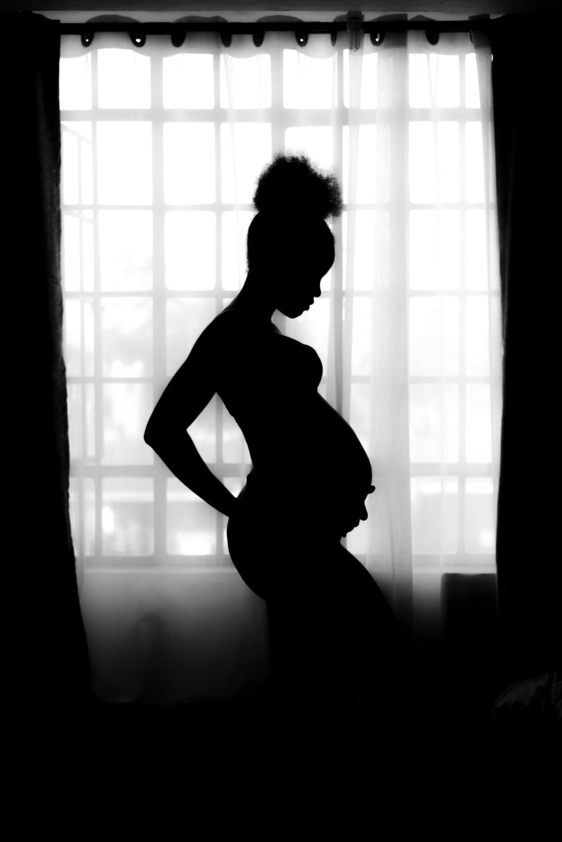 Welcome to America: Pregnant Mother and 4-Year-Old Son Jailed in Windowless Cell for 8 Days