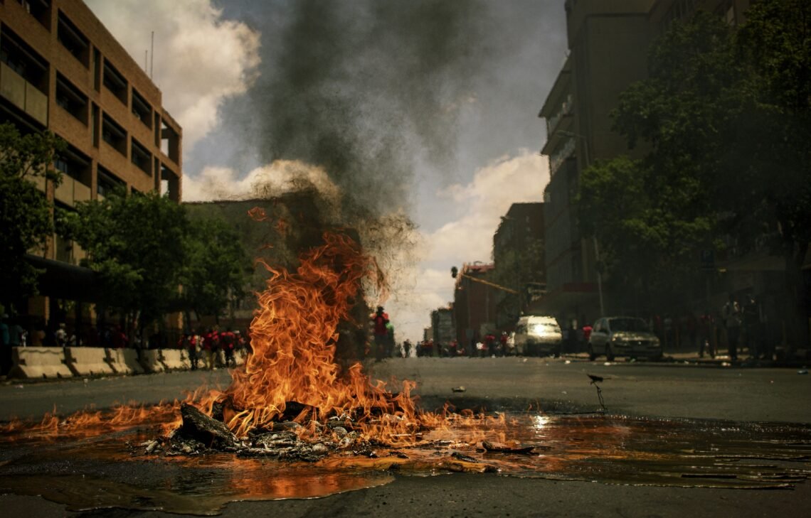 South Africa Unrest: Nigeria Offers Free Repatriation Flights As Attacks On Foreigners Escalate
