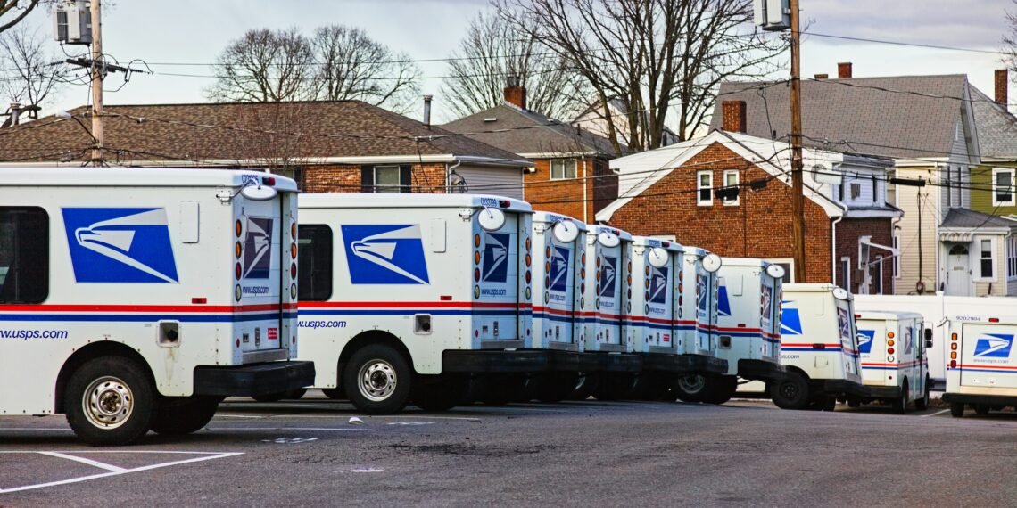 US Postal Service Records Upward Revenue Trend, Falling Losses