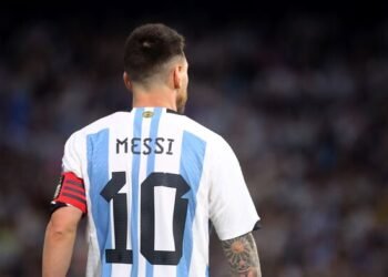 Messi hat-trick inspires Argentina to dominant opening victory over Algeria