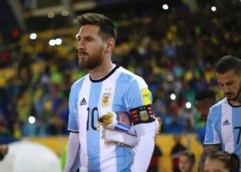 World Cup round-up: Messi, Kane reach milestones, Colombia and Argentina top groups