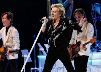 Rod Stewart Forced To Cancel US Tour Date Due To Health Setback