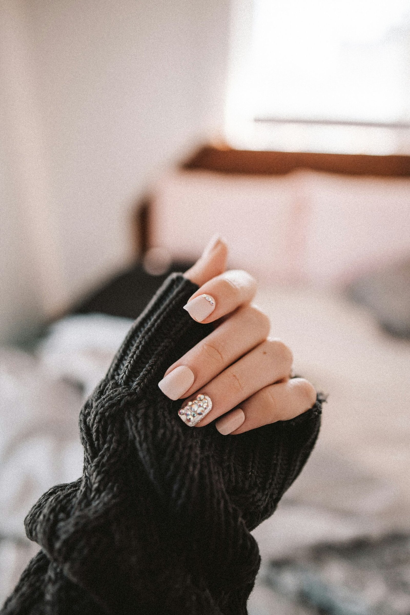 The 'No-Mani Mani' Moment: Why Celebs Are Ditching Elaborate Nails for the Barely-There Look