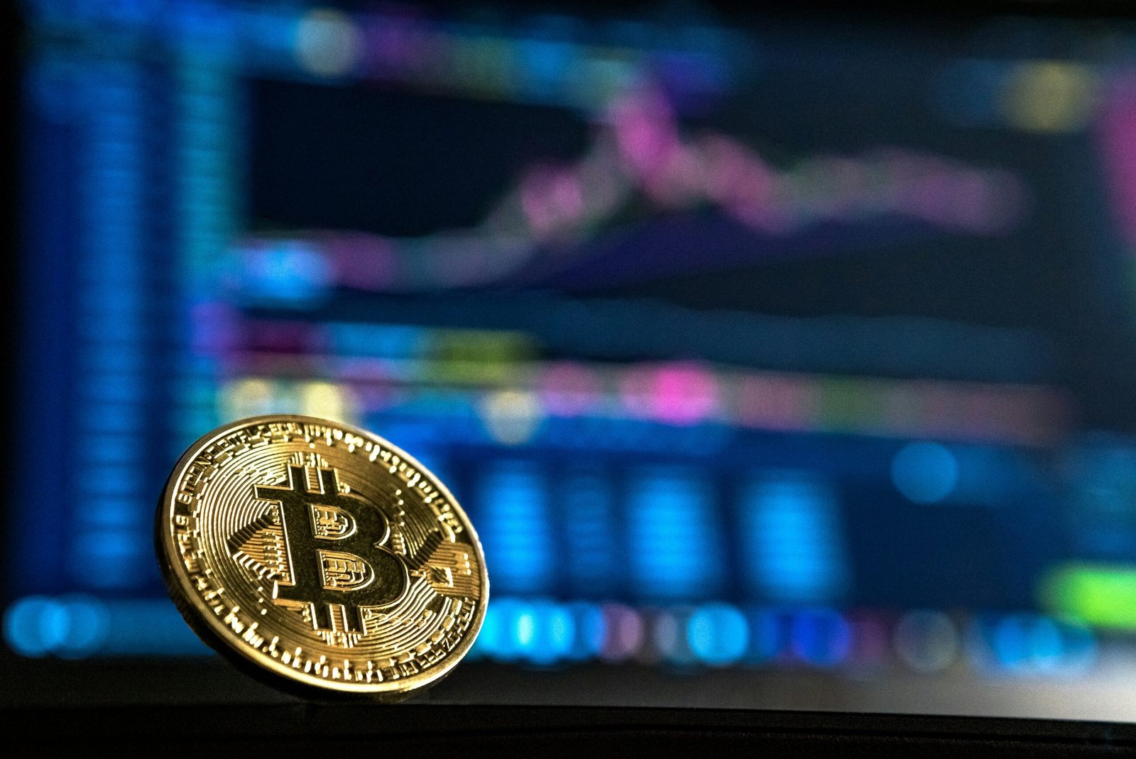 Bitcoin Rally to $63,700 Triggers $504 Million Short Squeeze, Most Since April