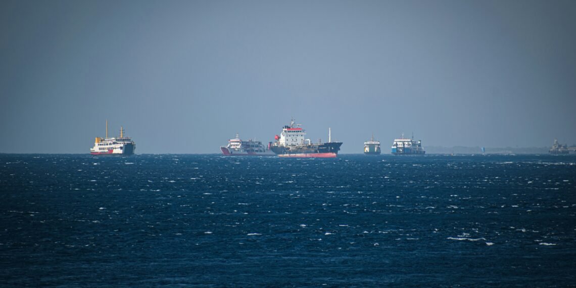 Iran to Introduce Maritime Fees for Strait of Hormuz as US Lifts Blockade, Challenging Gulf Allies