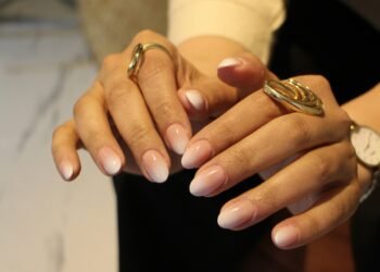 The 'No-Mani Mani' Moment: Why Celebs Are Ditching Elaborate Nails for the Barely-There Look
