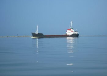 Iran Closes Strait of Hormuz Again, Accuses US and Israel of Violating Ceasefire Deal