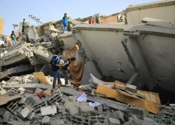 Philippines Earthquake: 7.8 Magnitude Kills 19 on Mindanao, Triggers Tsunami Warnings