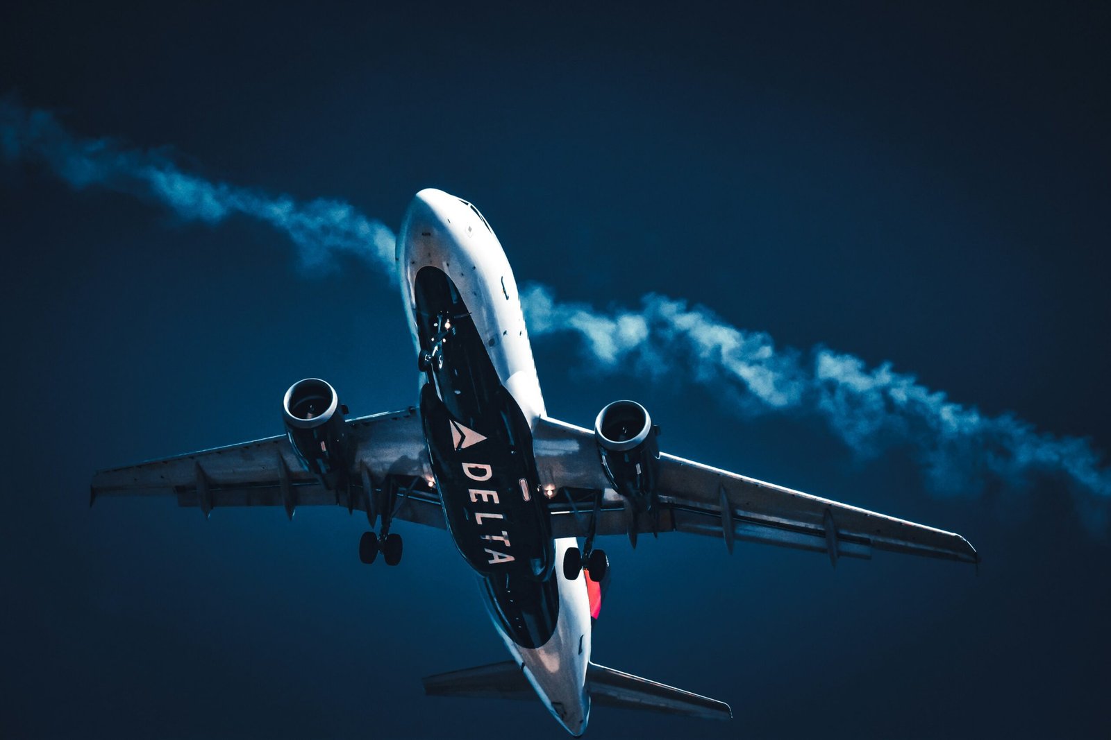 Delta Cancels Most Flights Worldwide for Two Days as Severe Weather Hits US Airports in Atlanta, Boston