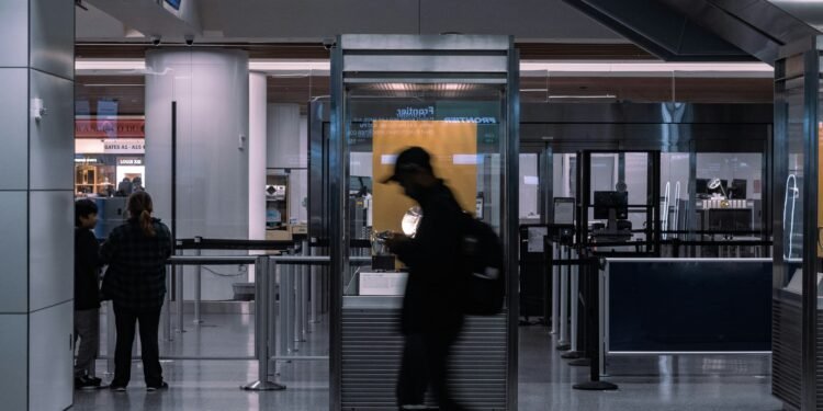 Rome Airports Threaten to Suspend New EU Passport System to Avoid Summer 'Disaster'